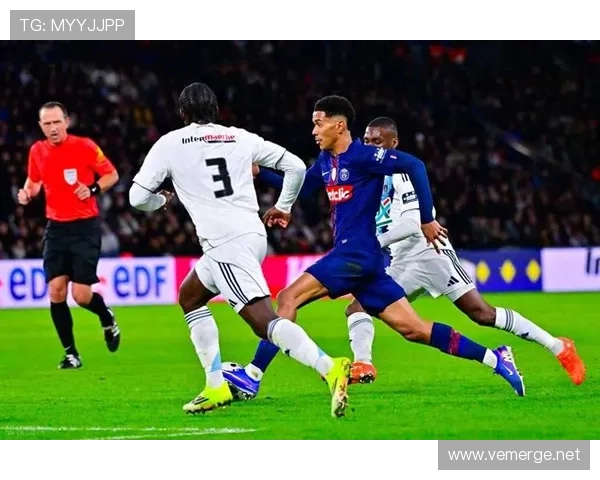 巴黎圣日耳曼节奏紊乱，中场断球问题显现，当前阶段稳定性面临考验