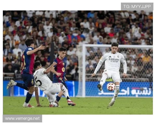 皇马多线作战阵容深度短板问题逐步反映，赛季后半段稳定性面临考验