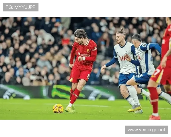 利物浦重返争冠行列,球队表现回暖对英超格局产生影响 利物浦重返争冠行列,球队表现回暖对英超格局产生影响