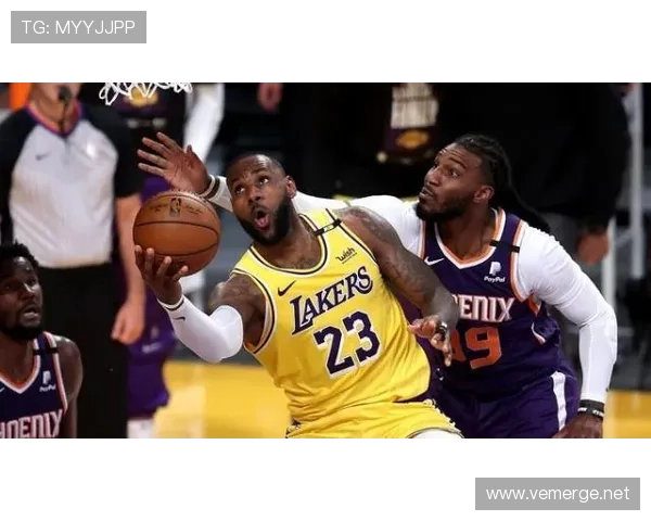 德文·布克豪车不打球都喊累，这休闲日真不像个顶级巨星啊！